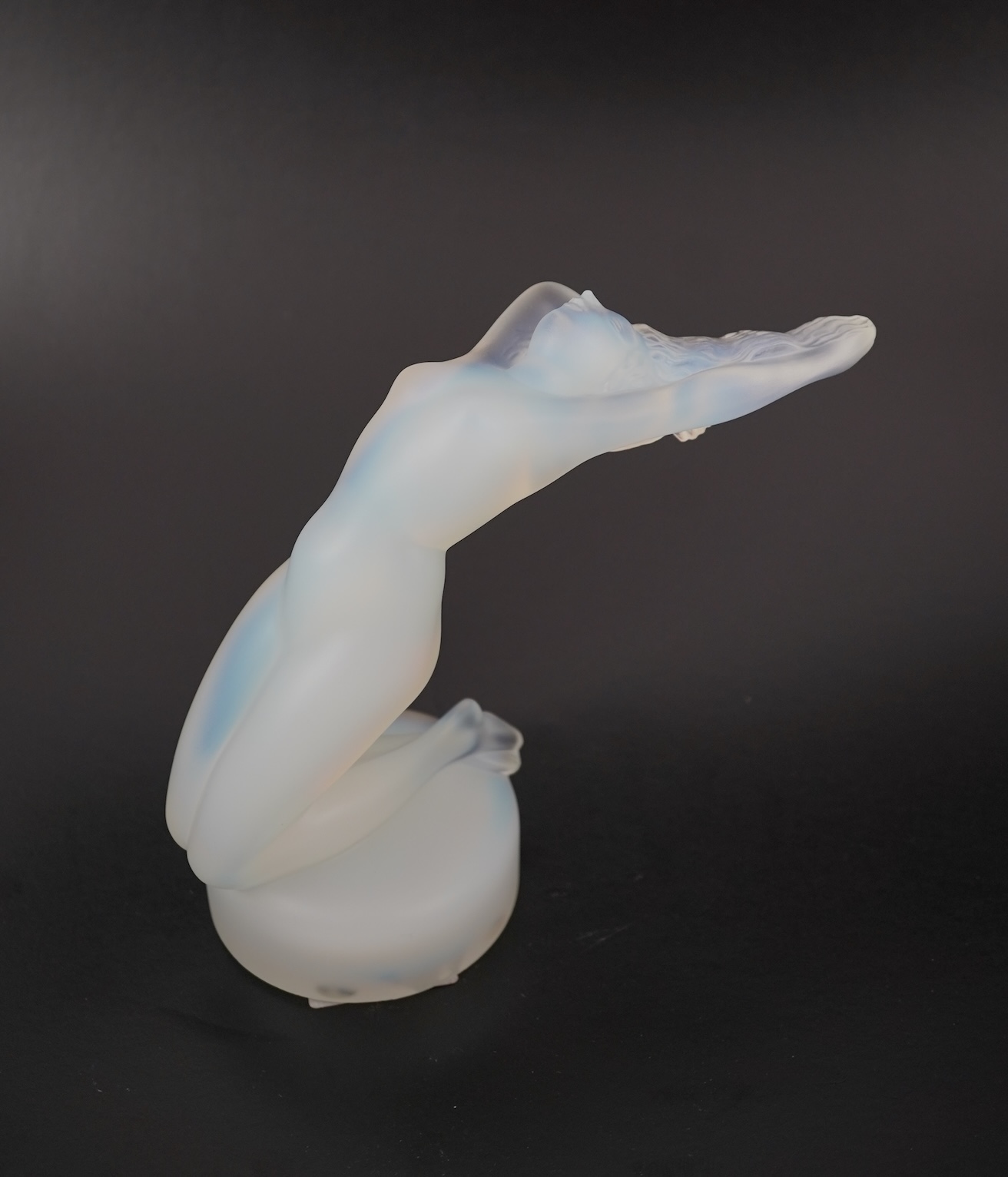 Lalique: A 'Chrysis' presse-papiers/paperweight